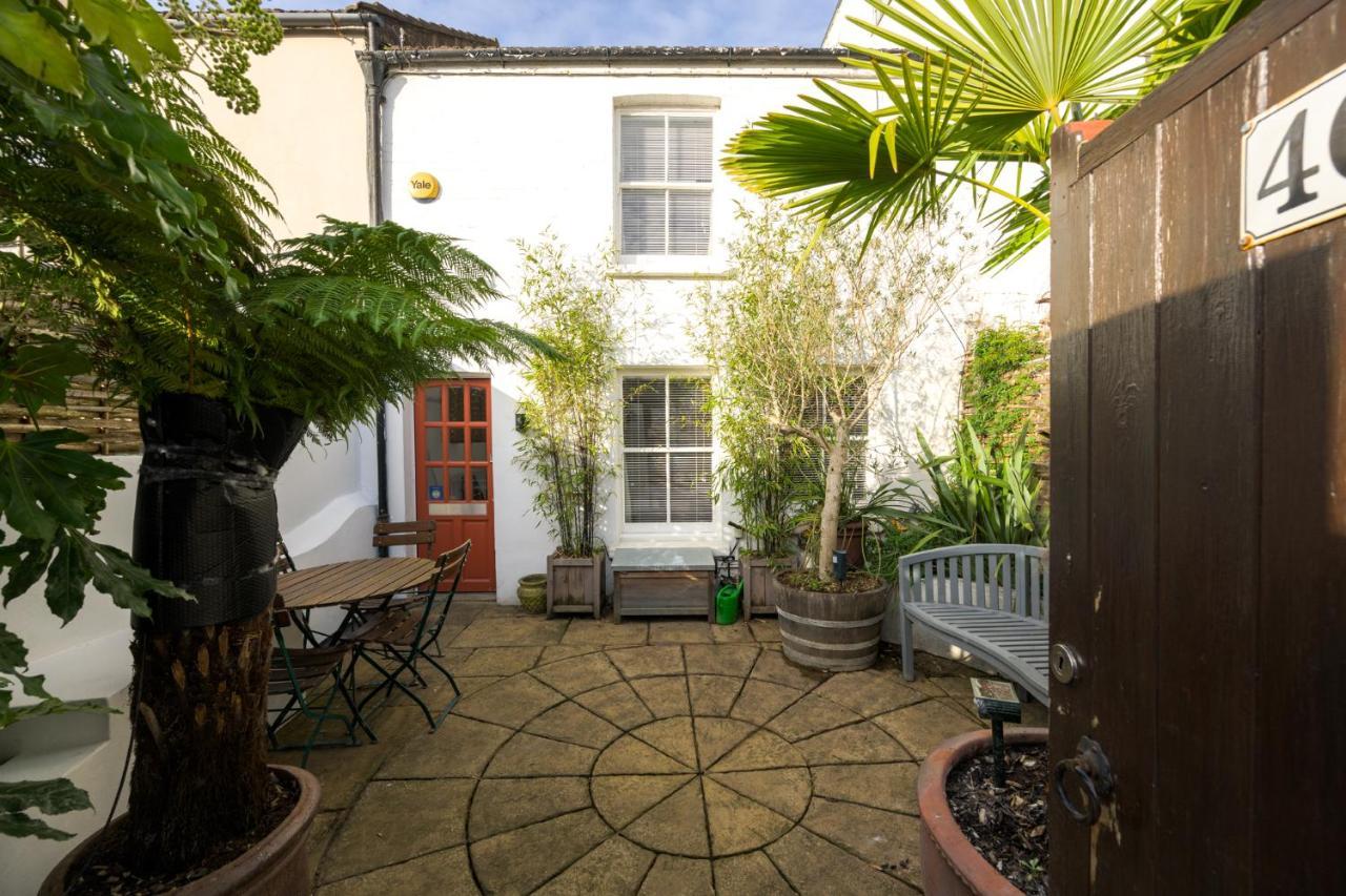 Delightful Bird Sisters Cottage With Free Parking Brighton Екстериор снимка